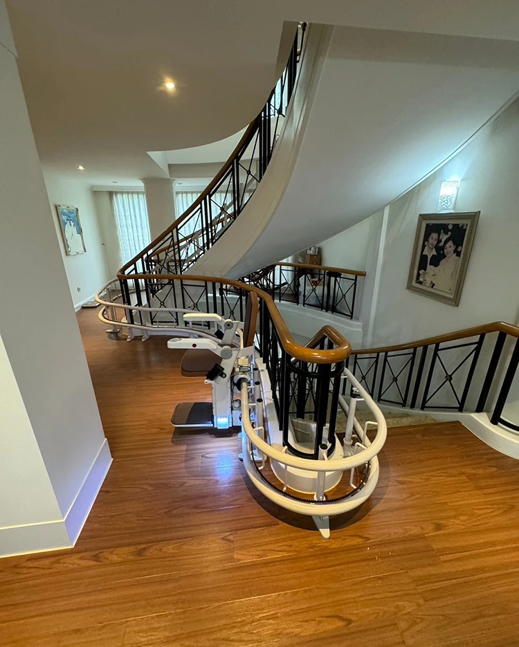 Arc-staircase-Curved-brown-1Fto3F (6)